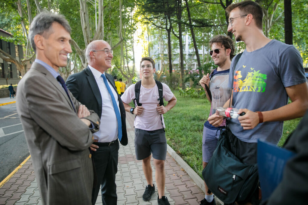 Polimi Rector meets Polimi students at XJTU campus