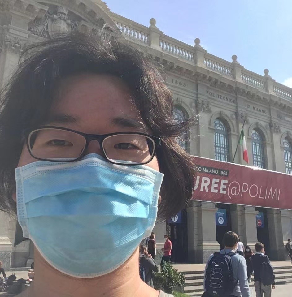 Zihao Liao in Piazza Leonardo da Vinci, in front of Polimi Rectorate building